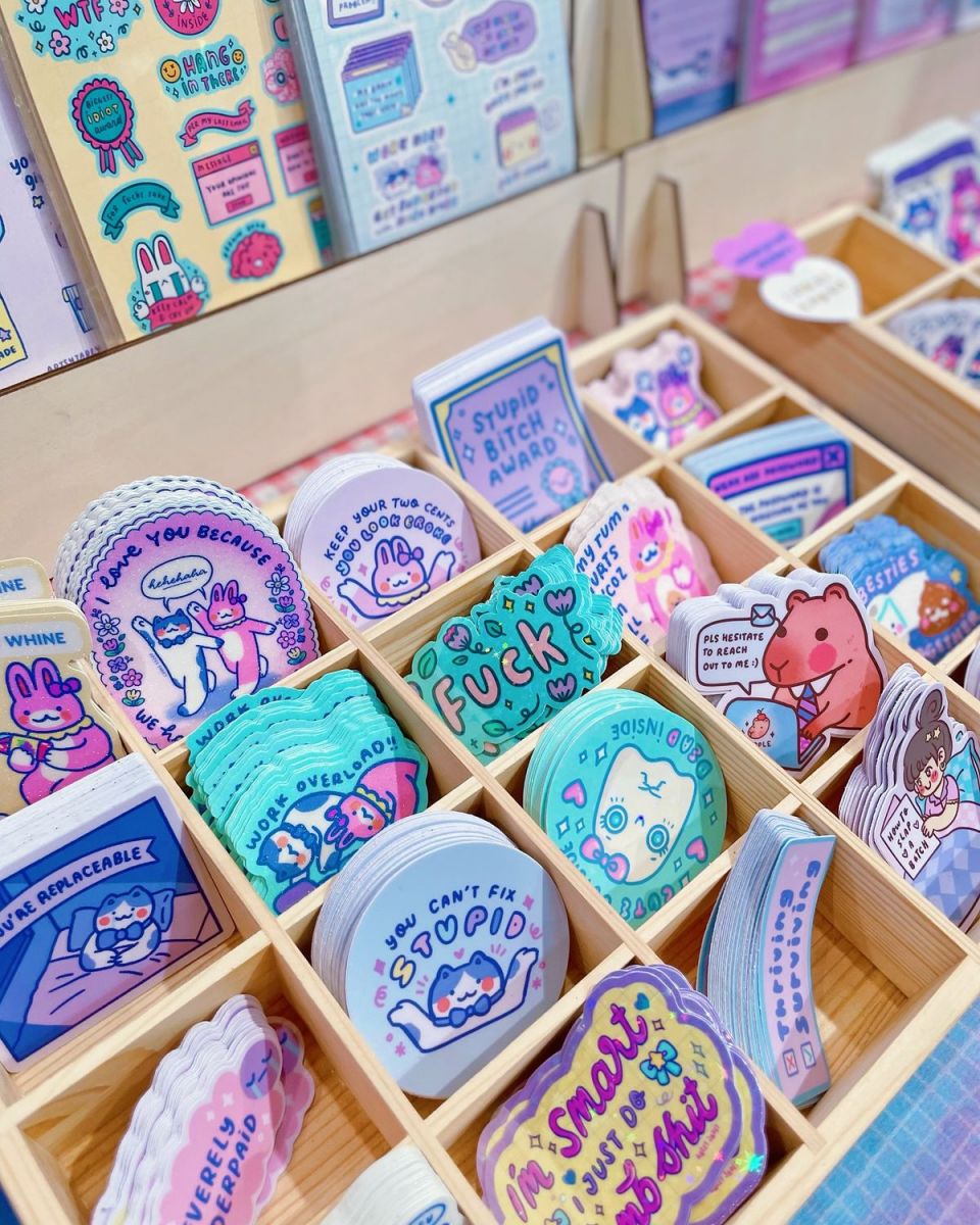 in sticker dán theo yêu cầu